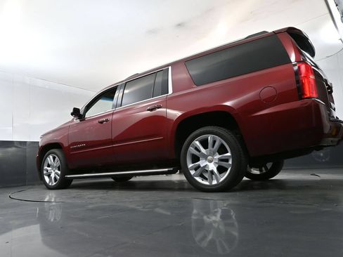 Used 2018 Chevrolet Suburban Premier AWD/4WD image 21