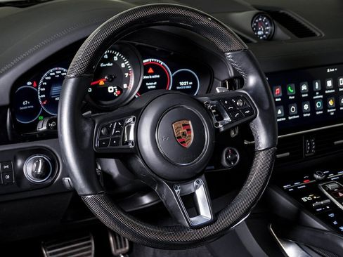 Used 2022 Porsche Cayenne Turbo image 20