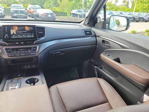 Used 2024 Honda Passport EX-L image 23