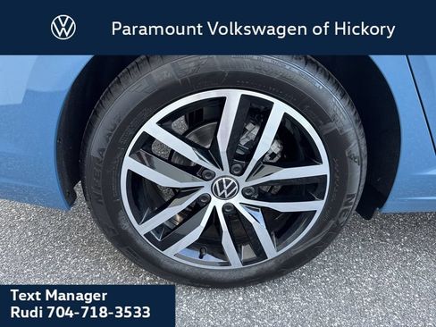 Used 2026 Volkswagen Jetta SE FWD image 9
