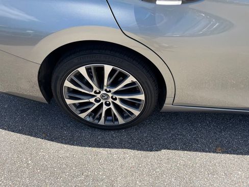 Used 2021 Lexus ES 350 w/ Premium Package FWD image 5