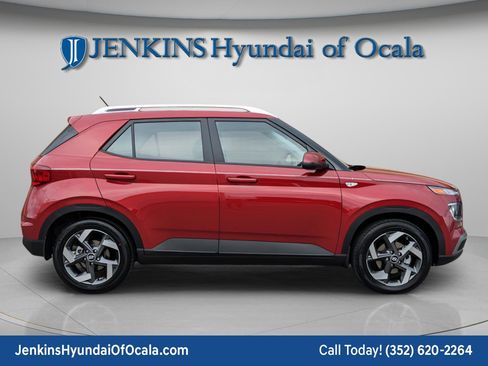New 2025 Hyundai Venue SEL image 2