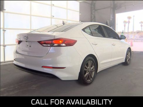 Used 2017 Hyundai Elantra SE FWD image 3