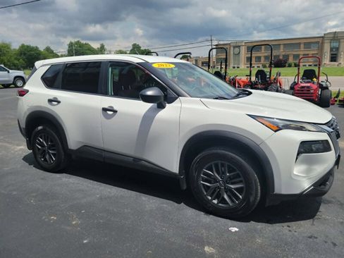 Used 2022 Nissan Rogue S FWD image 3