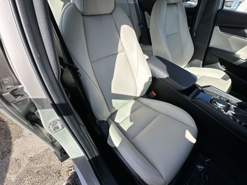 Used 2022 MAZDA MAZDA3 s image 28