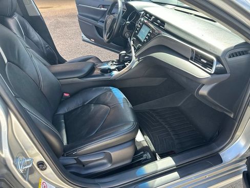 Used 2018 Toyota Camry SE FWD image 17