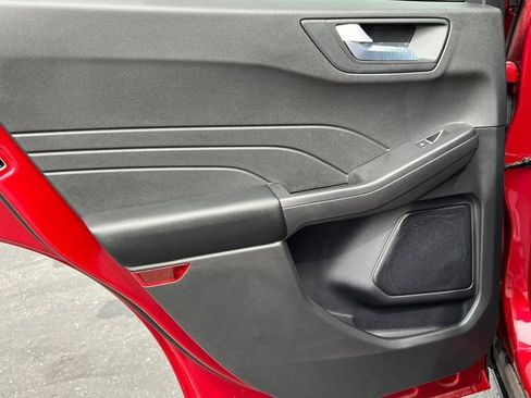 New 2024 Ford Escape SE FWD image 32