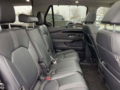Used 2025 Honda Pilot Touring image 22