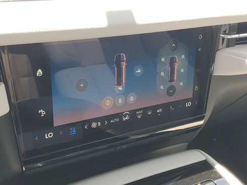 New 2026 Lincoln Navigator Reserve AWD/4WD image 24