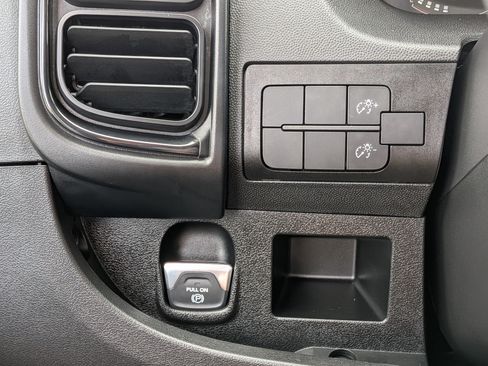 Used 2025 RAM ProMaster 1500 FWD image 21