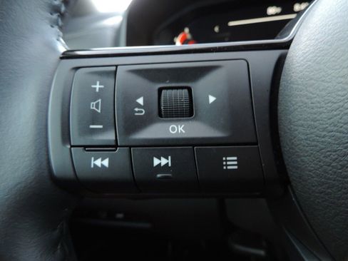 Used 2024 Nissan Rogue Platinum w/ Platinum Premium Package FWD image 31
