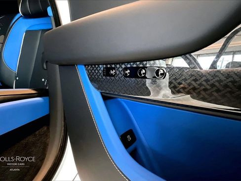 New 2026 Rolls-Royce Cullinan Black Badge image 11