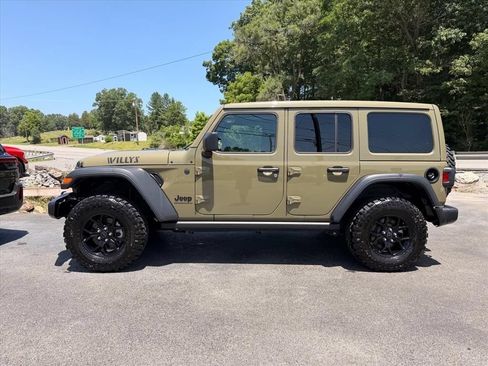 Used 2025 Jeep Wrangler Unlimited Sport AWD/4WD image 4