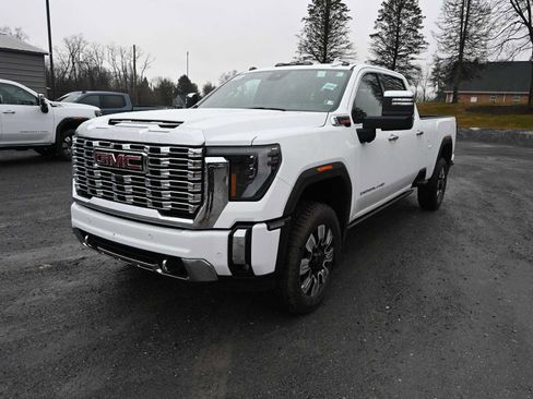 New 2026 GMC Sierra 3500 Denali w/ Denali Reserve Package image 7
