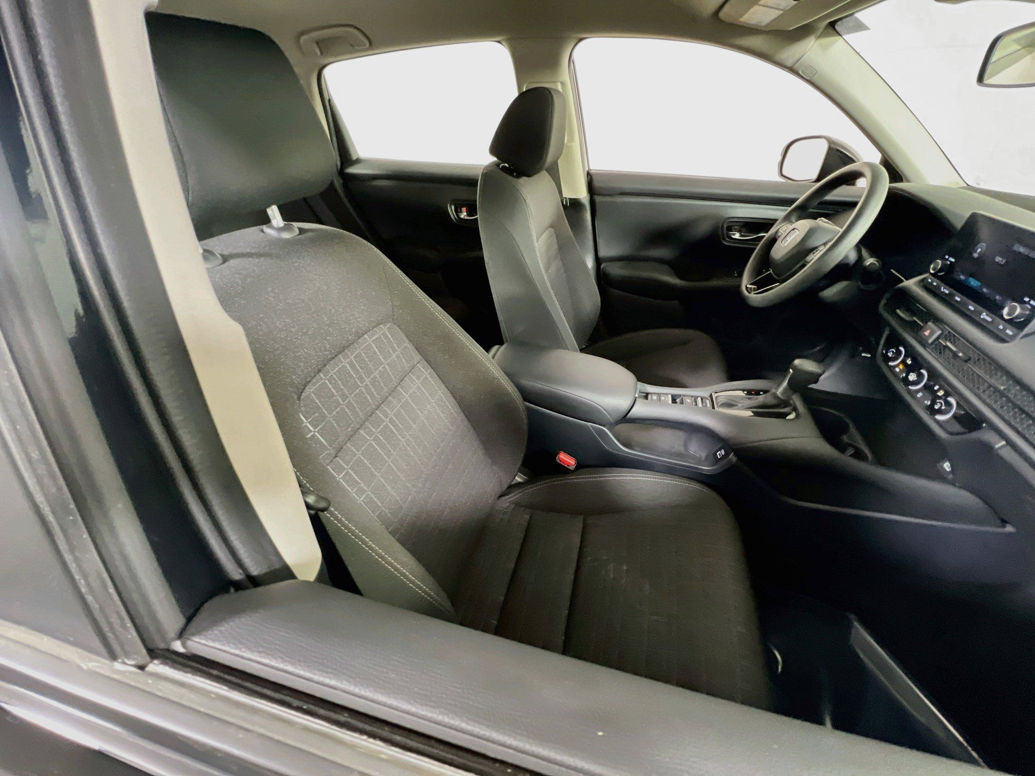 Used 2023 Honda HR-V LX image 25