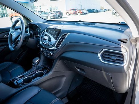 Used 2022 Chevrolet Equinox Premier image 18