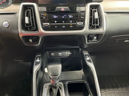 Used 2021 Kia Sorento EX AWD/4WD image 19