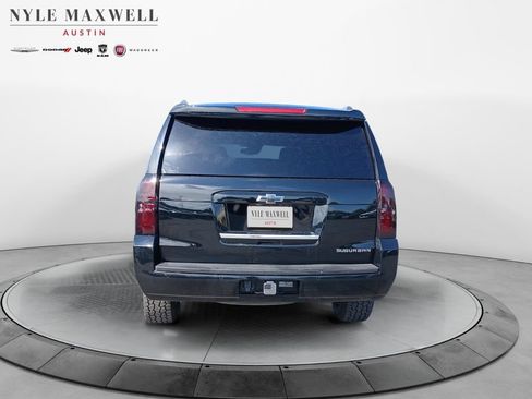 Used 2018 Chevrolet Suburban LT RWD image 15