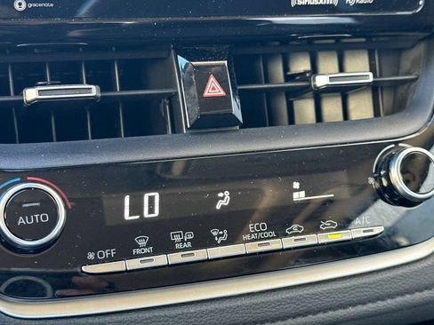 Used 2021 Toyota Corolla XLE FWD image 16