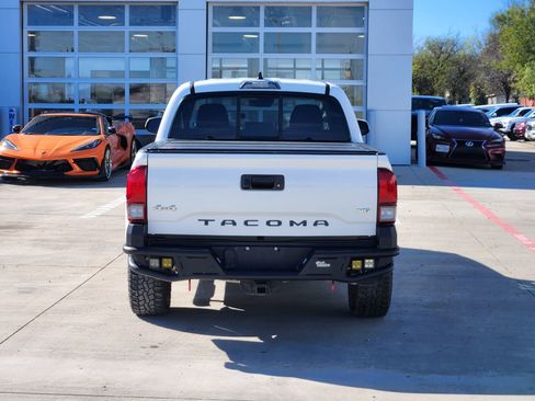 Used 2022 Toyota Tacoma SR image 8