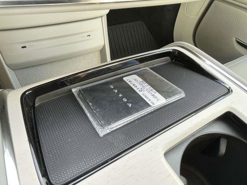 New 2025 Volvo EX90 Ultra w/ Protection Package Premier image 17