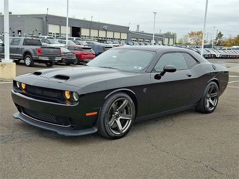Used 2022 Dodge Challenger SRT Hellcat Redeye image 3