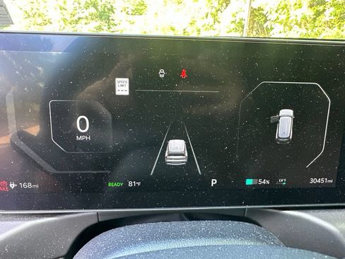 Used 2024 Kia EV9 Light Long Range RWD image 17