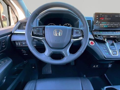 Used 2025 Honda Odyssey EX-L image 8
