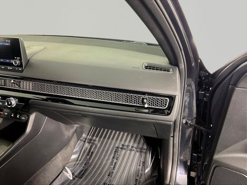 Used 2025 Honda Civic Sport image 25