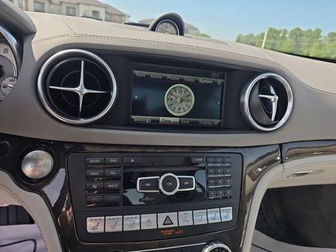 Used 2016 Mercedes-Benz SL 550 image 23