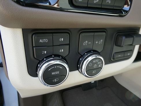 New 2026 GMC Yukon Denali w/ Denali Reserve Package AWD/4WD image 23