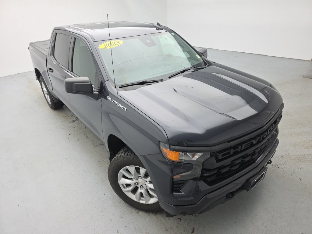 Used 2023 Chevrolet Silverado 1500 Custom AWD/4WD image 2