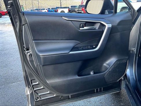 Used 2025 Toyota RAV4 XLE image 23
