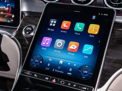 Certified 2026 Mercedes-Benz GLC 300 4MATIC image 19