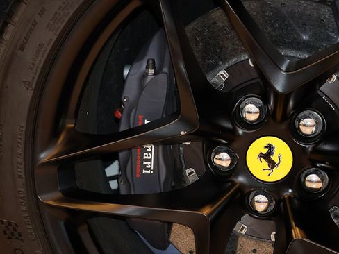 Used 2021 Ferrari Roma RWD image 40