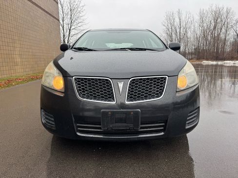 Used 2010 Pontiac Vibe image 2