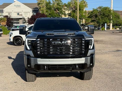 Used 2025 GMC Sierra 3500 Denali Ultimate AWD/4WD image 2