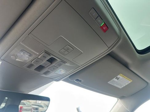 Used 2021 Volkswagen Atlas SEL w/ MDO Package (Bench Seat) image 38