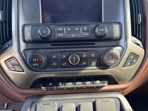 Used 2019 Chevrolet Silverado 2500 High Country image 36