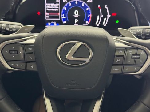 Used 2025 Lexus NX 250 FWD w/ Towing Package (2000 Lbs) image 20