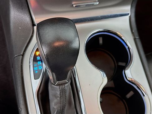 Used 2018 Jeep Grand Cherokee Limited image 19