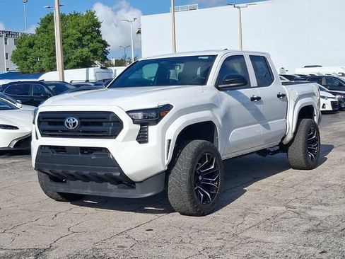 Used 2024 Toyota Tacoma SR AWD/4WD image 2