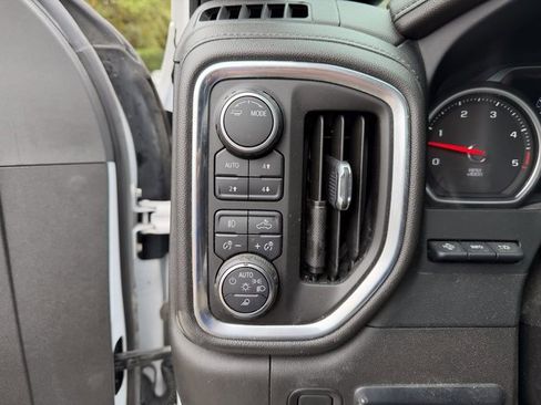 Used 2022 Chevrolet Silverado 3500 High Country w/ LPO, Hitch Package image 11