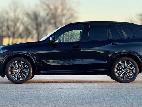 New 2026 BMW X5 xDrive50e image 3