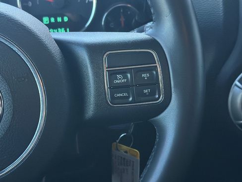 Used 2013 Jeep Wrangler Unlimited Sahara w/ Connectivity Group AWD/4WD image 12