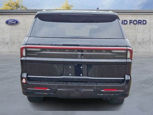 Used 2025 Lincoln Navigator Reserve w/ Jet Appearance Package image 5