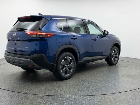 Used 2025 Nissan Rogue SV AWD/4WD image 9