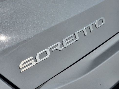 New 2026 Kia Sorento S FWD image 8