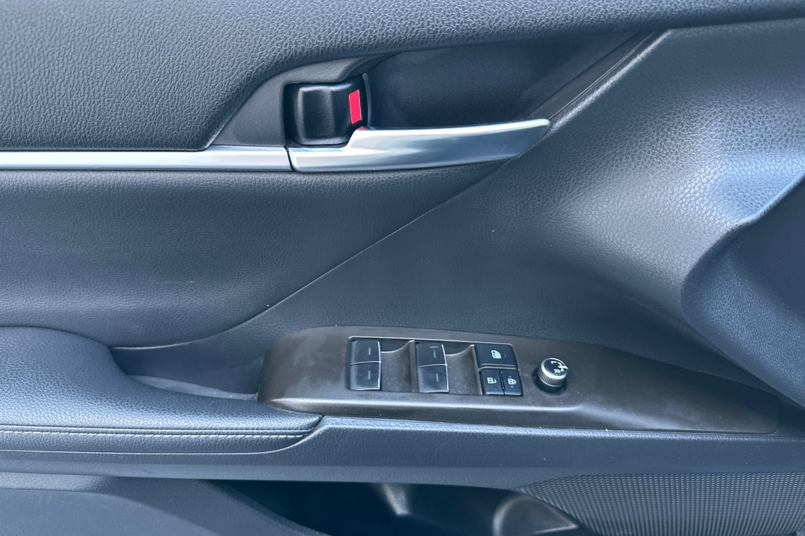 Certified 2021 Toyota Camry XLE FWD image 11