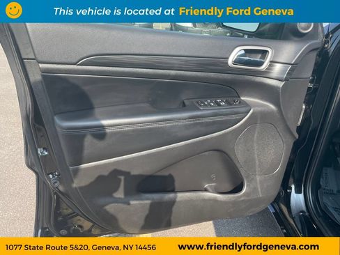 Used 2021 Jeep Grand Cherokee Laredo X AWD/4WD image 13